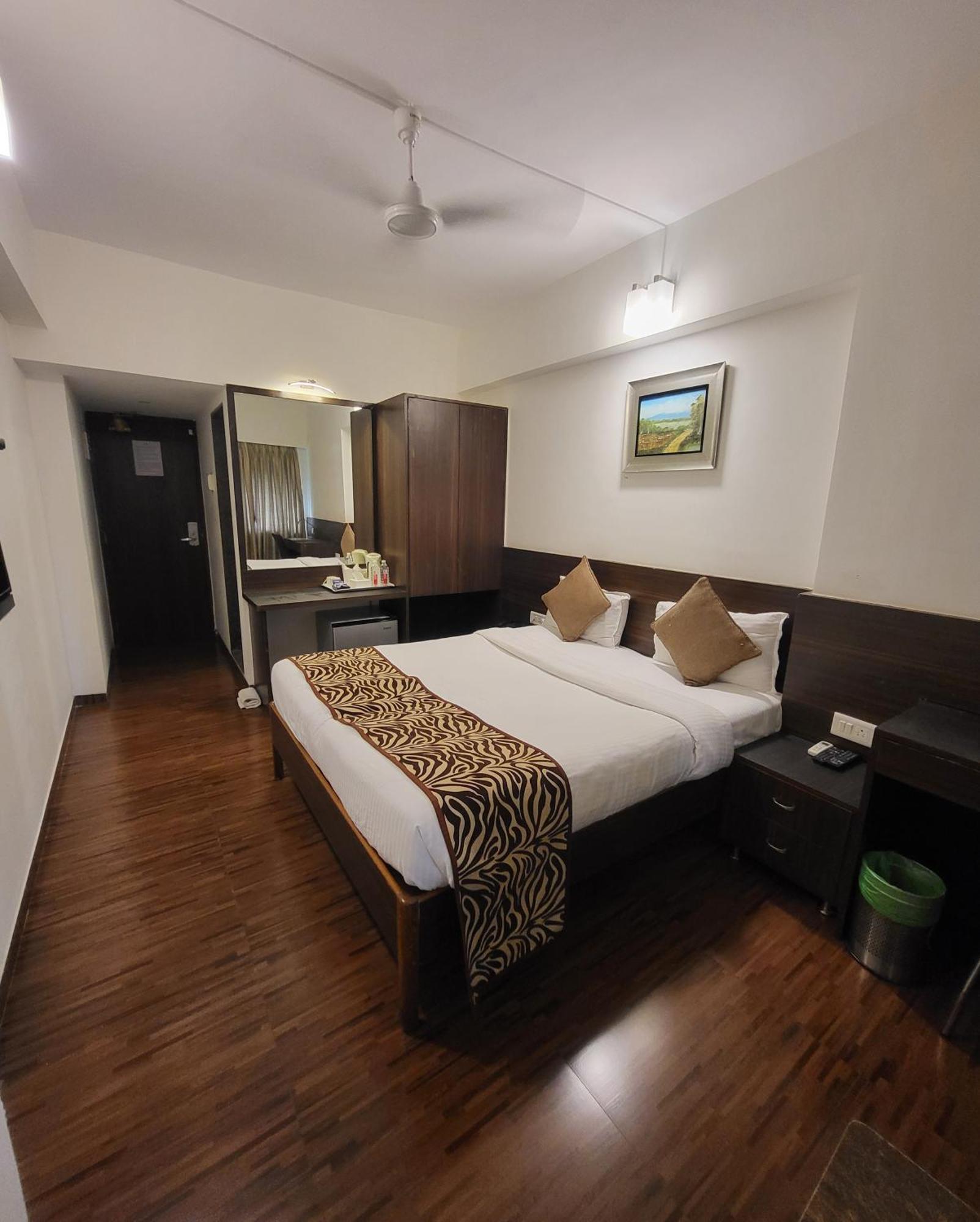 Hotel Maharana Inn Chembur Mumbai Exterior foto