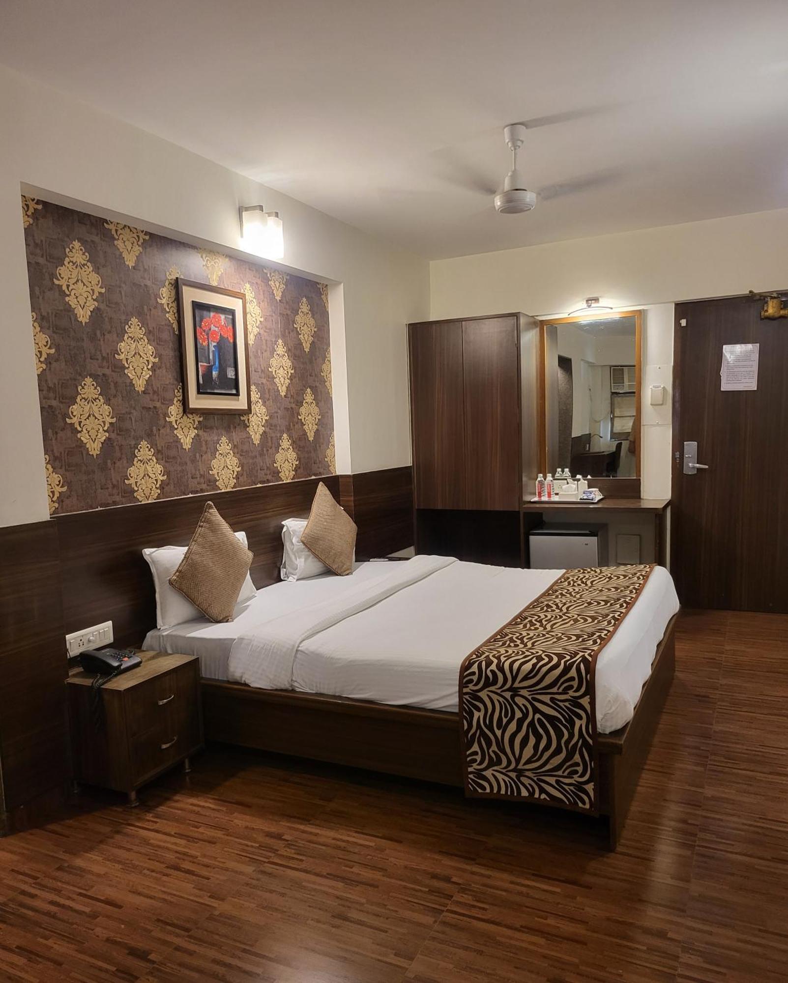 Hotel Maharana Inn Chembur Mumbai Exterior foto