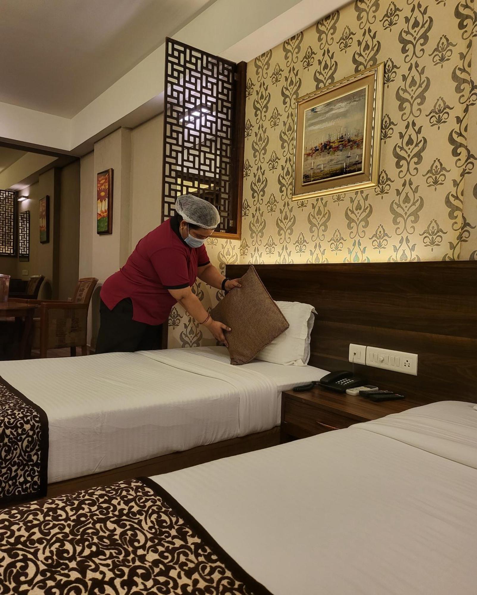 Hotel Maharana Inn Chembur Mumbai Exterior foto